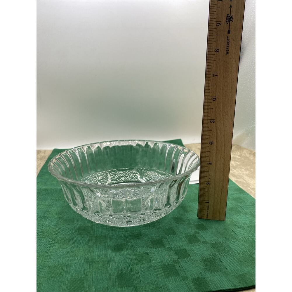 Vtg KIG Malaysia Fleur de Lis Pressed Glass Trellis Serving Bowl. 7.5”X 3” - Picture 8 of 12